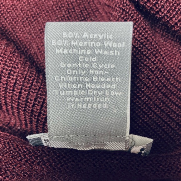 Very good condition Ann Taylor Factory wool/acrylic size XS Burgundy sweater - Picture 6 of 7